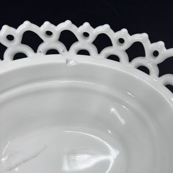 Antique White Milk Glass Large Nesting Chicken Hen Covered Dish - Picture 12 of 16